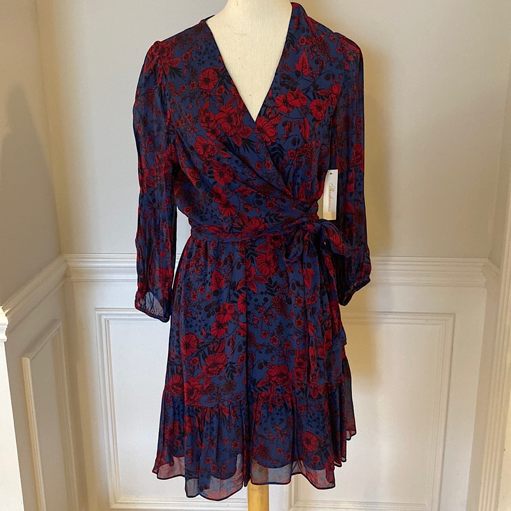 Shoshanna floral dress. Size 6. Never worn with tags.